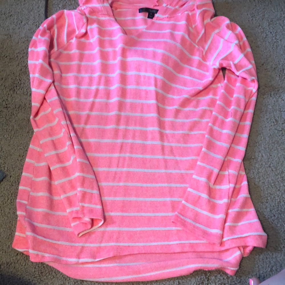 Hoodie long sleeve shirt.
